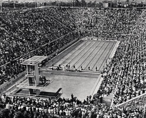 David Armbruster und Jack Sieg entwickelten eine Brustschwimm-Technik, die 1936 bei den Olympischen Spielen in Berlin verbreitet Anwendung fand