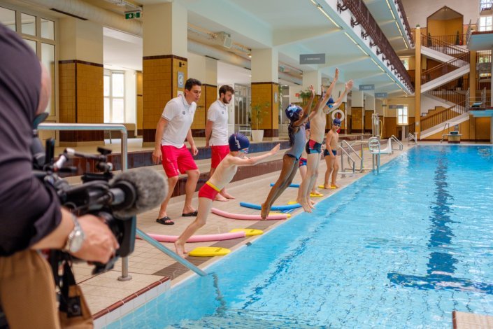 Swimming course at the Steiner Swimming School in Amalienbad in Vienna